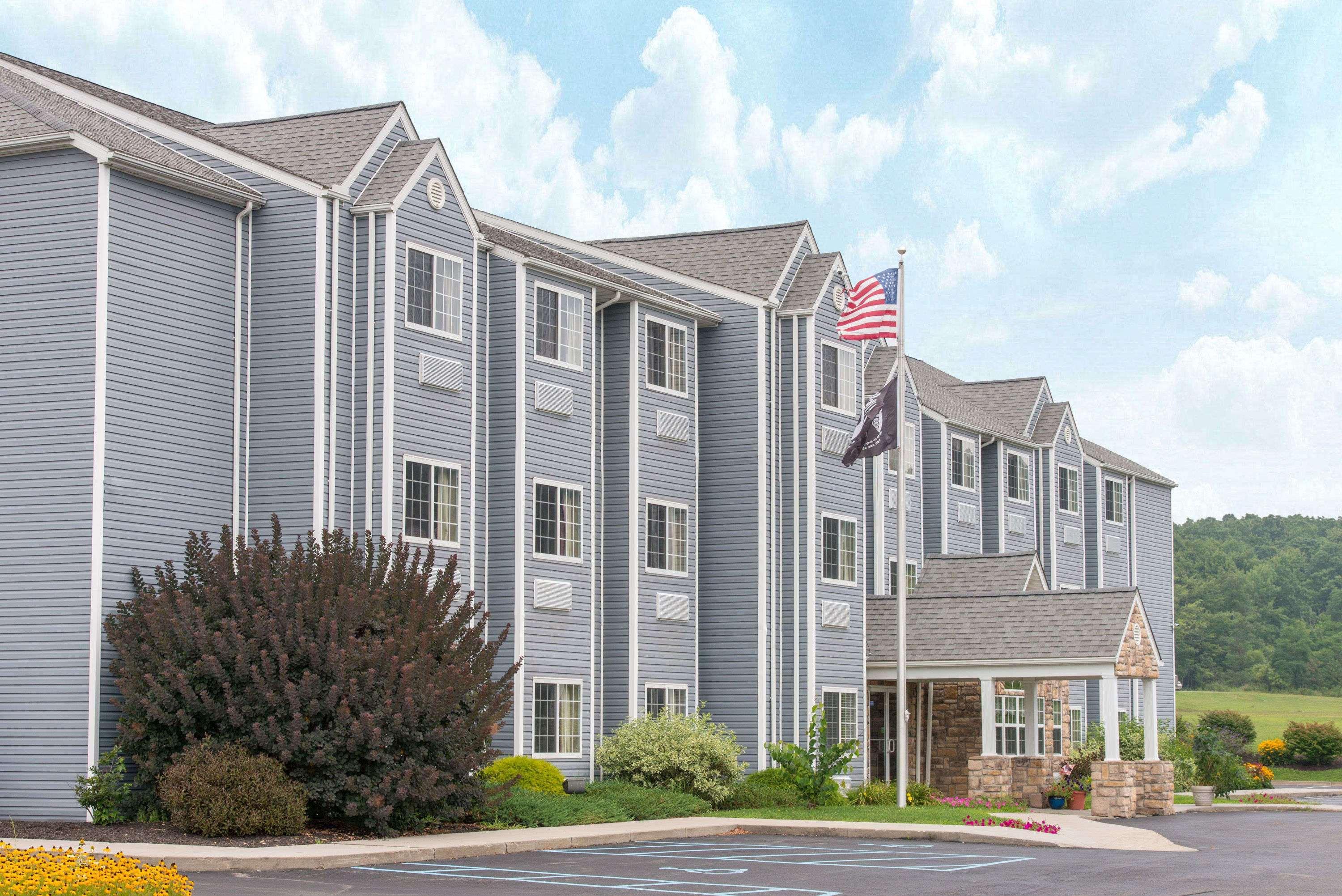 Microtel Inn & Suites By Wyndham Hazelton/Bruceton Mills Экстерьер фото