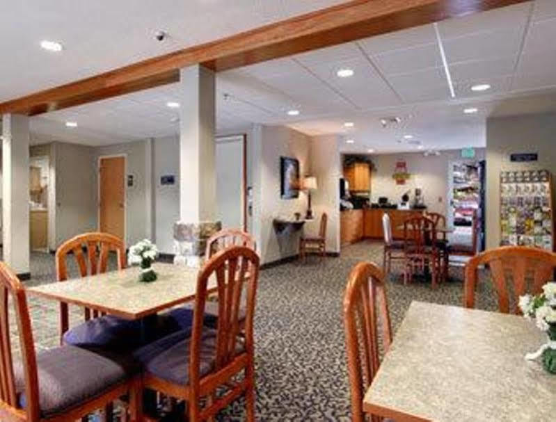 Microtel Inn & Suites By Wyndham Hazelton/Bruceton Mills Экстерьер фото