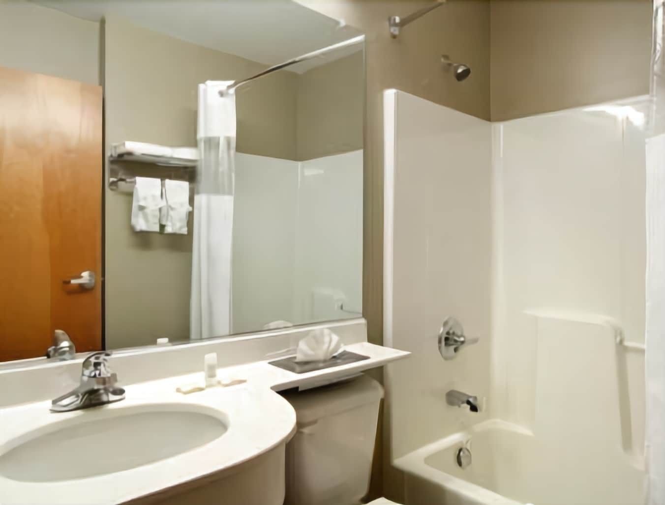 Microtel Inn & Suites By Wyndham Hazelton/Bruceton Mills Номер фото